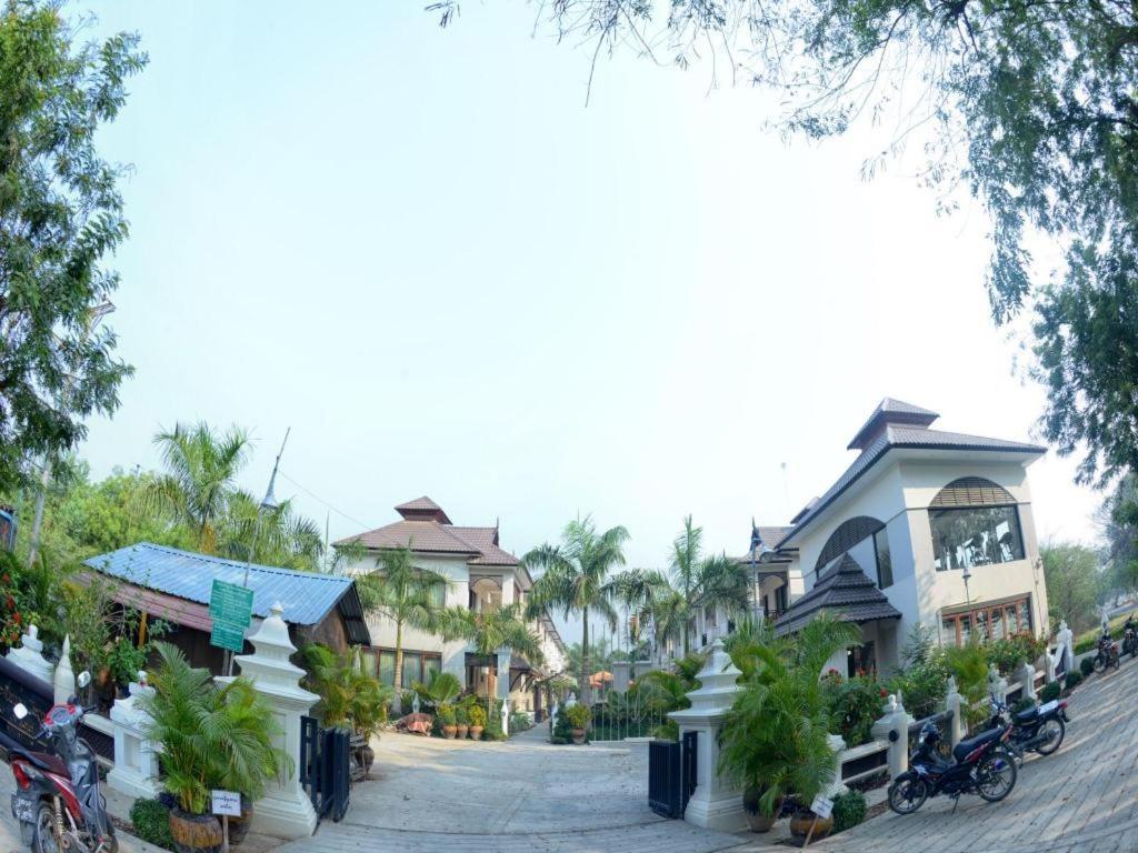 Shwe Taung Tan Hotel - Lake View Monywa Exterior photo